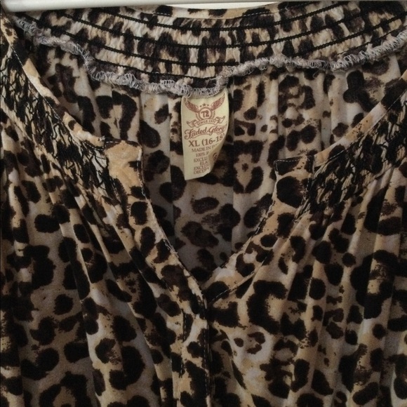 Top - Picture 2 of 2